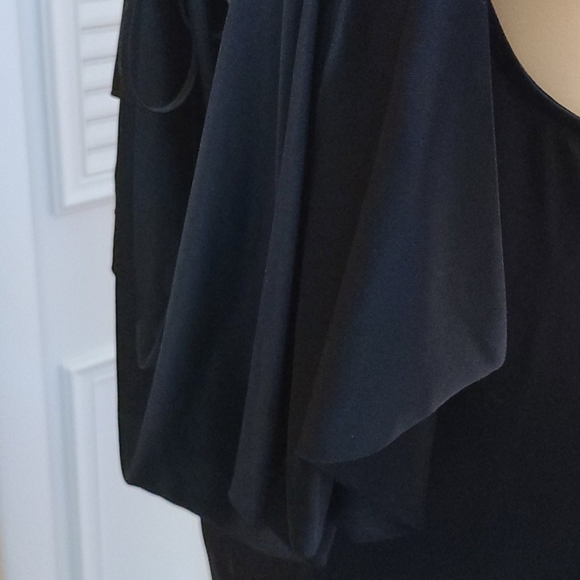 BCBG RUNWAY Top - Picture 10 of 16